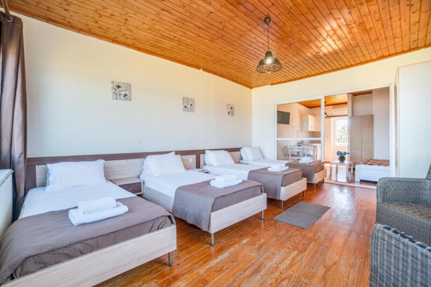 Tiara Holidays - Saint Peter Bay - Sidesea Apartment upper floor soba